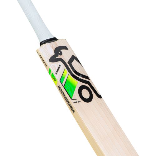 Kooka Kahuna Pro 9.0 26 Junior Cricket Bat