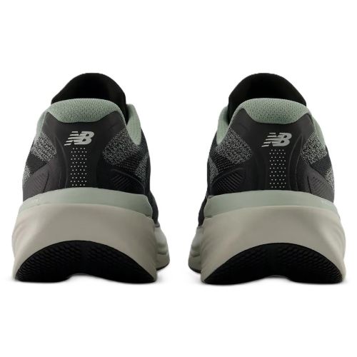 New Balance Mens Fresh Foam M860V15 2E Black/Bayberry