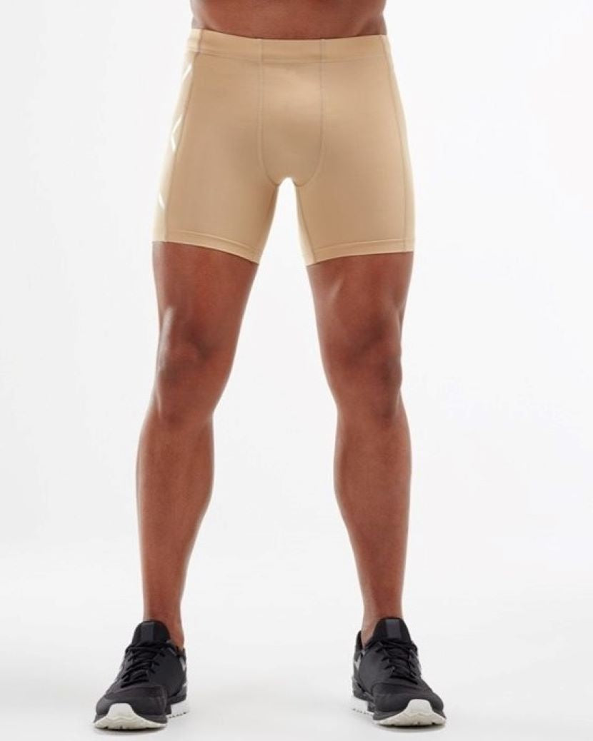 2XU Mens Aspire Half Short Beige/Silver